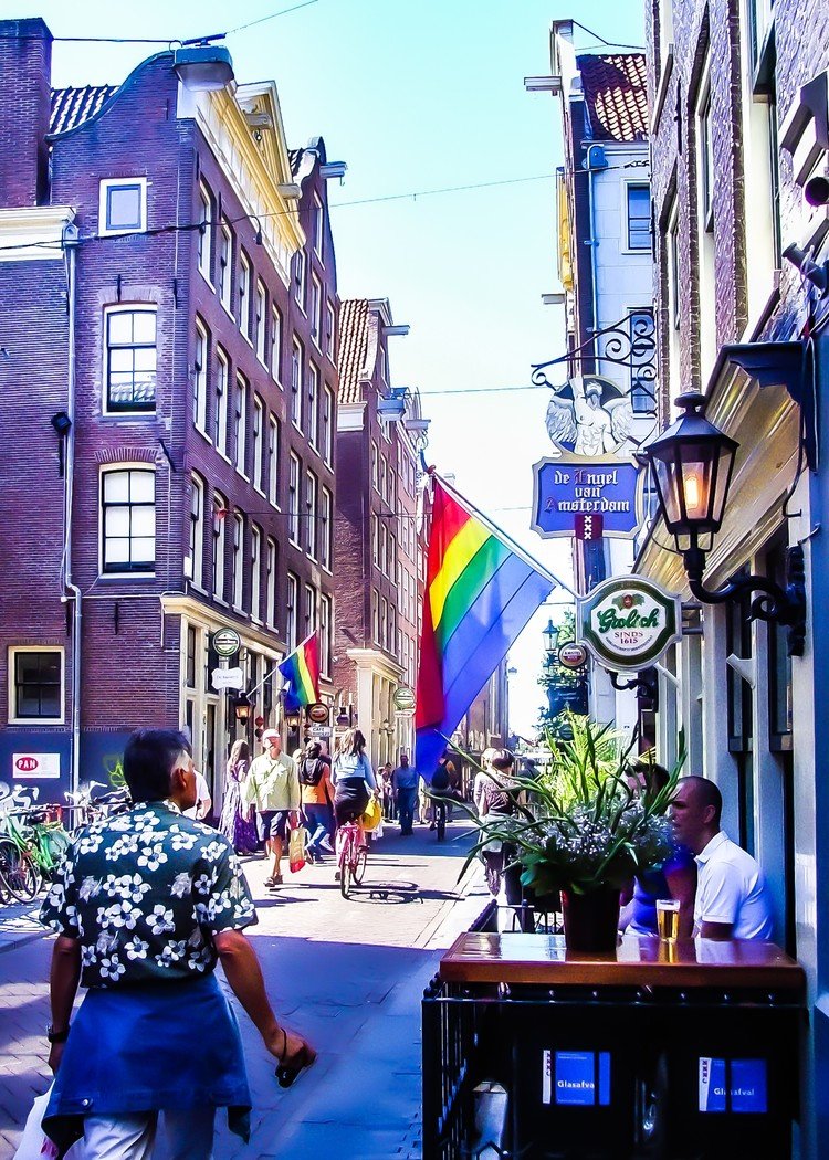 We were impressed so much by the fact the presence of the rainbow flags were firmly and deeply rooted in whole of this city, Amsterdam, Netherlands.  #写真　#写真好きな人と繋がりたい　#2010年欧州大旅行　#アムステルダム　#オランダ　#LGBT
