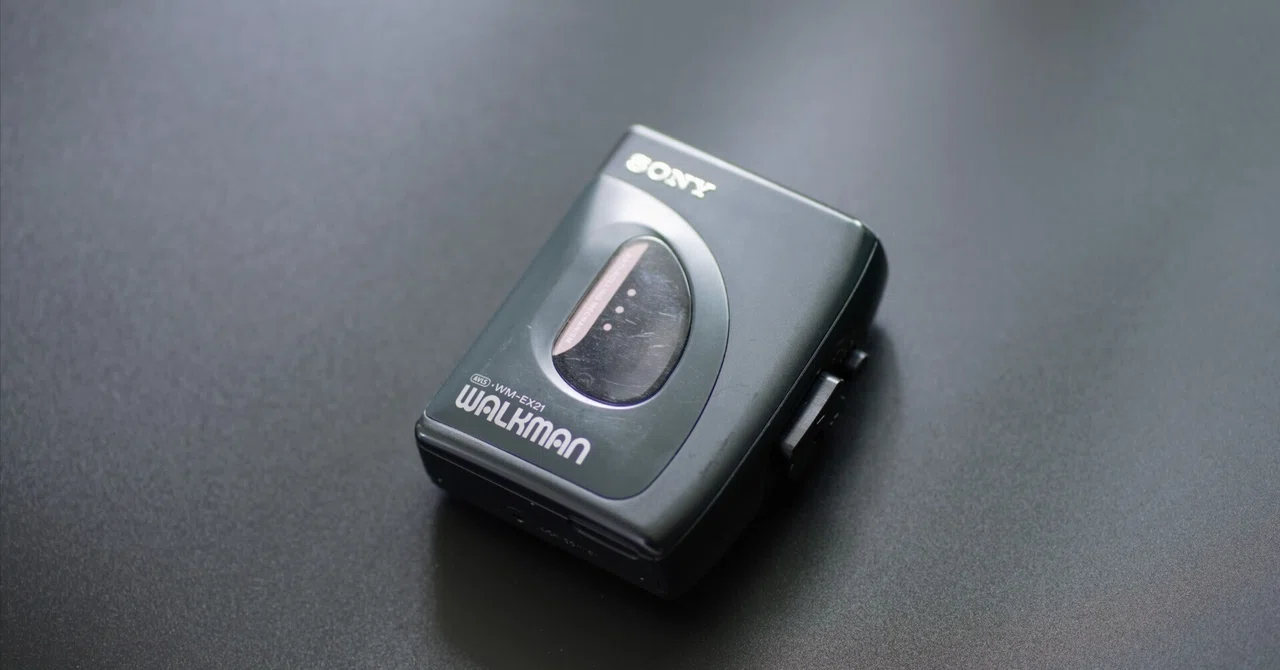 WALKMANをつい買ってしまった｜畑中正人