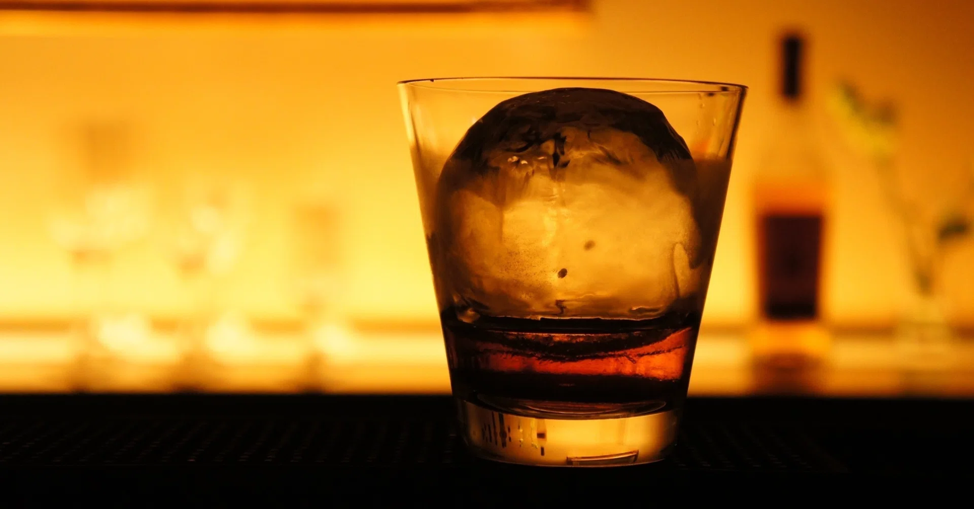 今夜、この服でどんな酒を飲む？第39夜「Tシャツを考える」 ｜放送作家