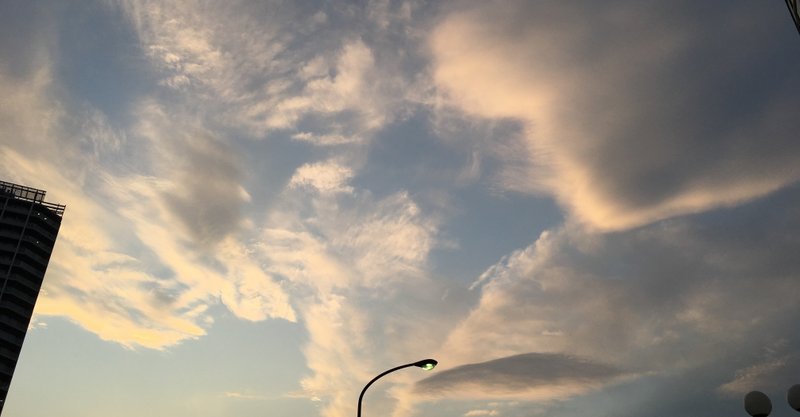 雲部 Vol 5 灰色の雲を讃えてみる あまみのそら Note 雲部 Vol 5 灰色の雲を讃えてみる あまみのそら Note