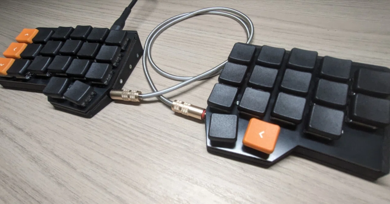 自作キーボードでマイコンを基板裏に隠す方法｜赤い洗面器