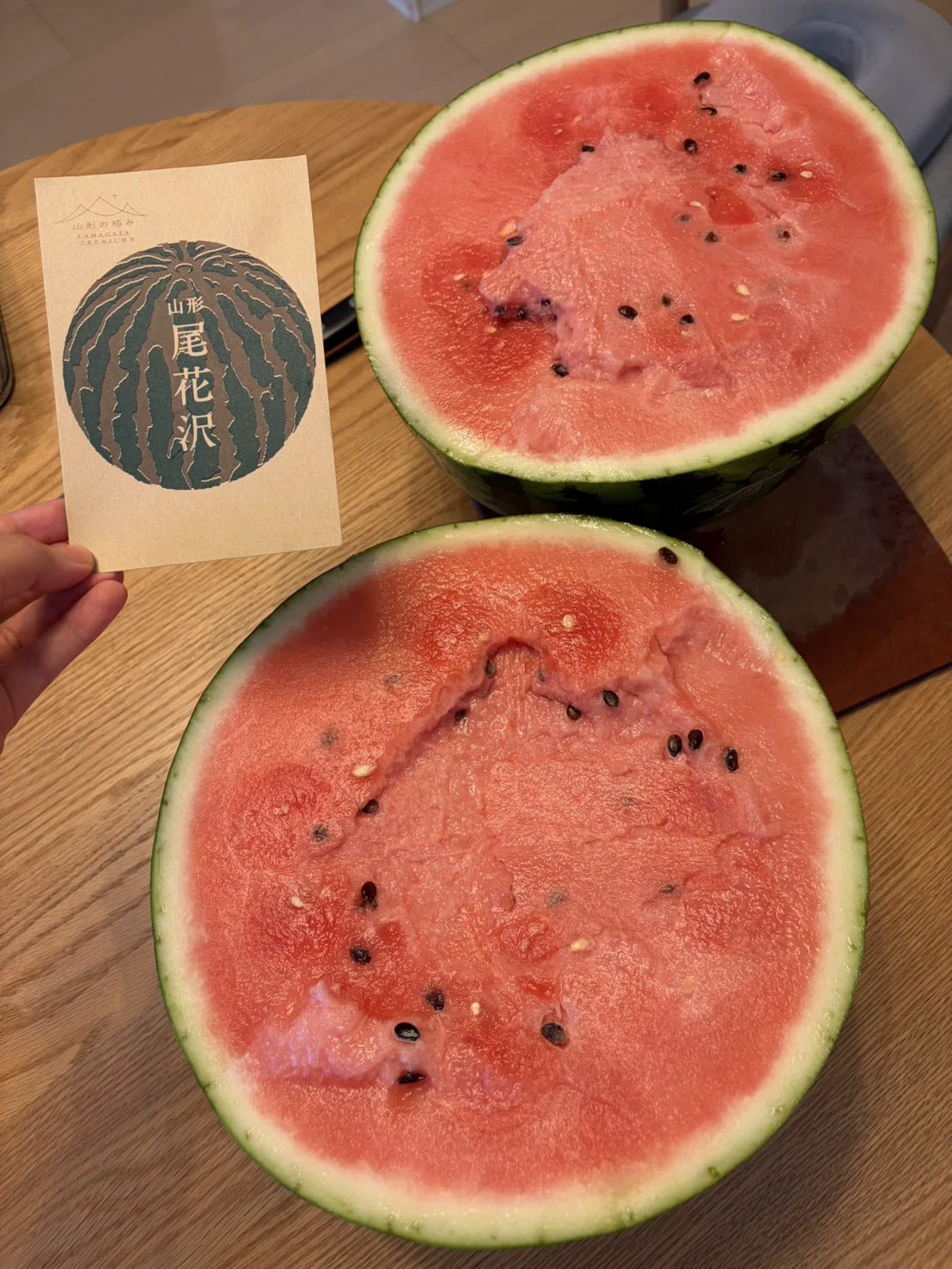 DAY2630:スイカを丸ごと半分/Half of a Whole Watermelon」｜もみじ真