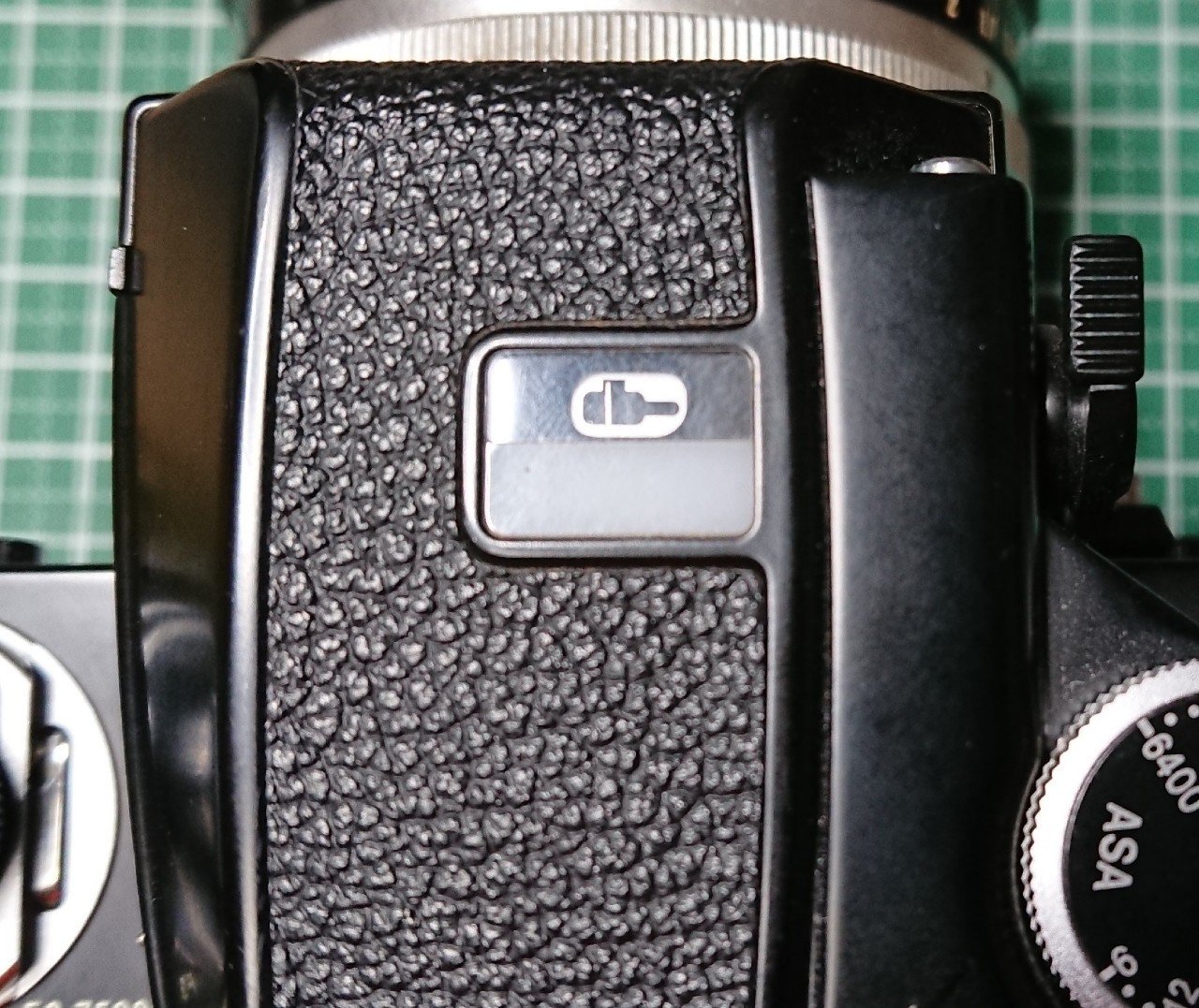 シリーズ最後の機械式カメラ Nikon F2|かぺりと シリーズ最後の機械式カメラ Nikon F2|かぺりと