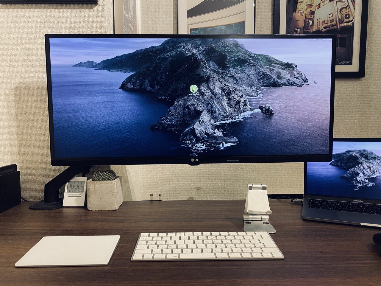 在宅ワークで整えたデスク環境｜taniguchi（タァニ）