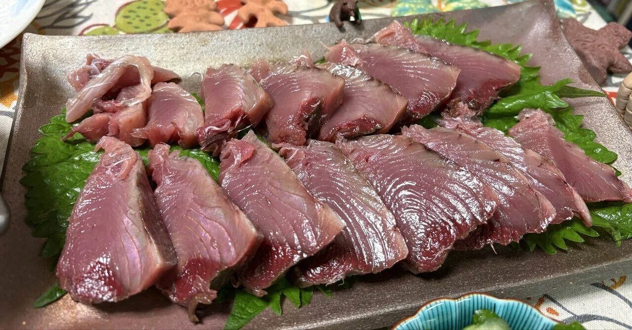 珠洲焼のお皿で、宮城のカツオを｜安部忍