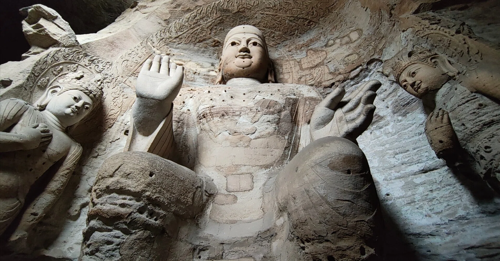 中国🇨🇳雲崗石窟｜kuroinutraveler