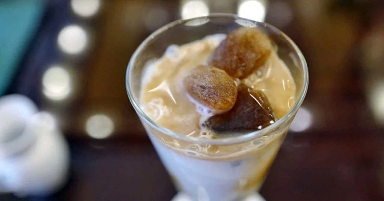 珈琲氷のアイスカフェオレ｜サカキシンイチロウ