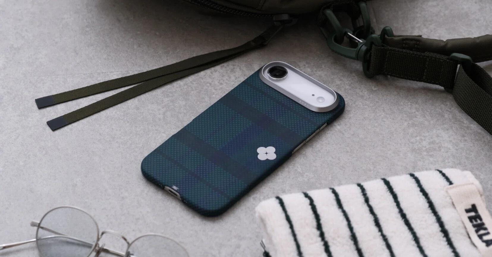 A case that lets you use your iPhone as if it were naked | PITAKA