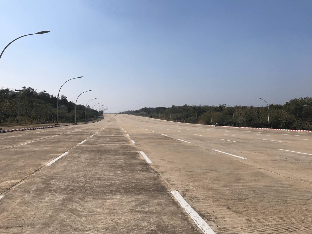 ミャンマーの首都 ネピドーに観光しに行ってみた えなブログ 海外就職 27歳 Note