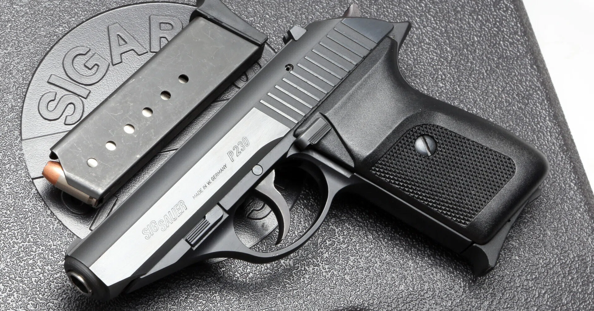 ドイツ警察の為に生まれ、日本の警察に渡った。シグサワーP230という