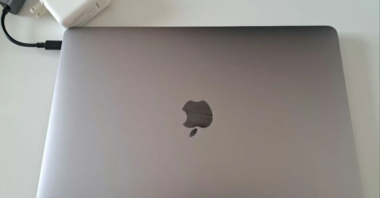 本日見つけた掘り出し物】【美品】MacBook Air M1 8GB 256GB スペース