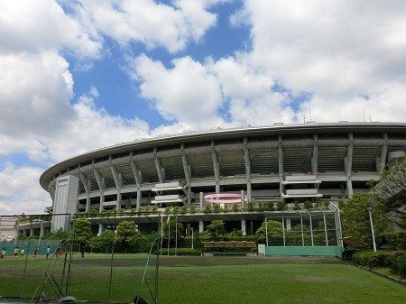 この日は_サッカーの試合はありませんが_スタジアムツアーが開催されていました_