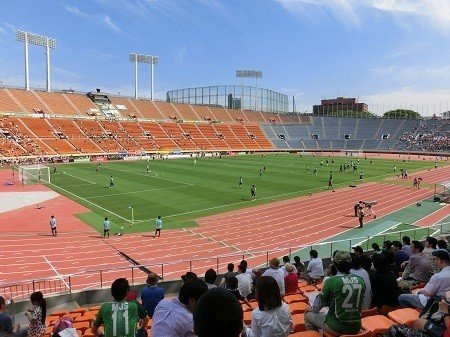 旧国立競技場の芝　キーチェーン 25(手ガチャ)第45回多摩川クラシコワイヤーチェーンキーホルダー