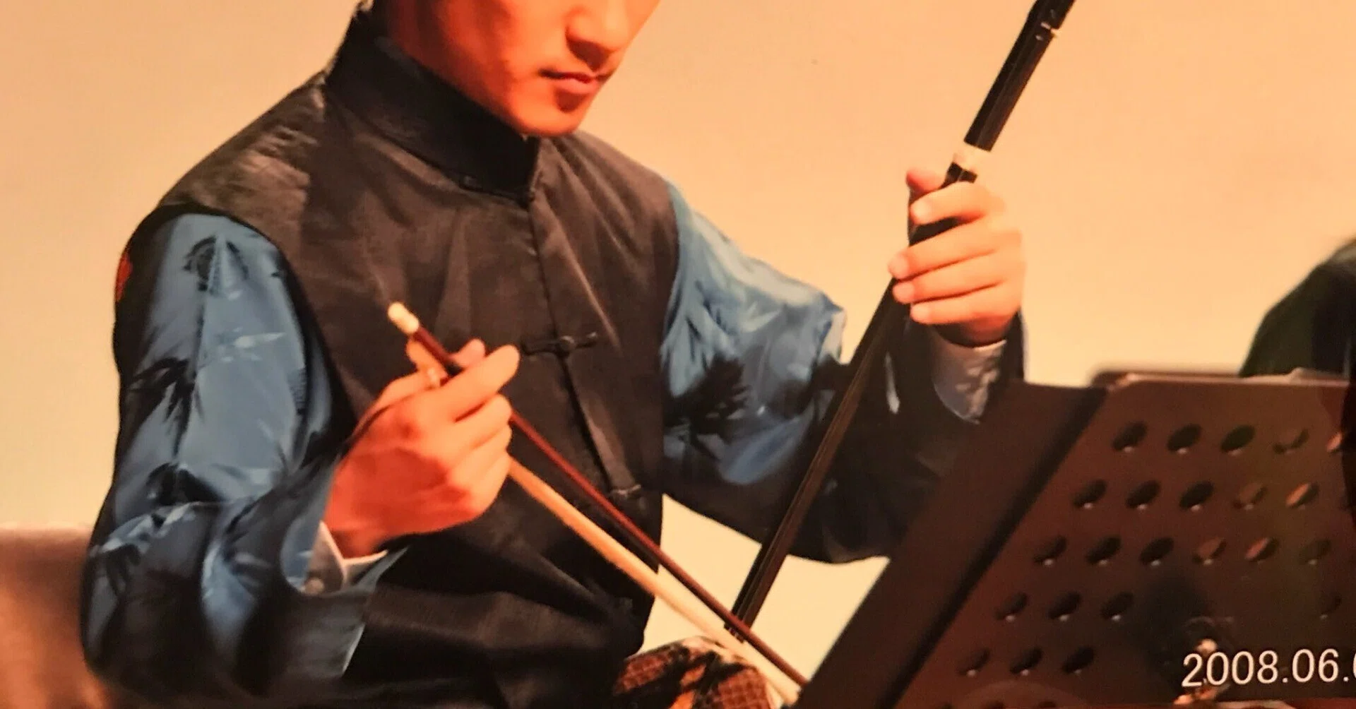 愛好者○十万人！？知名度・人気ナンバーワン中国楽器「二胡」｜二胡と