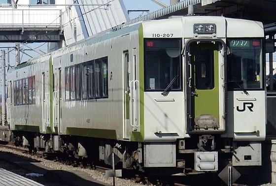 個人作品】JR東日本キハ110系気動車 by番翁｜灘校LEGO同好会