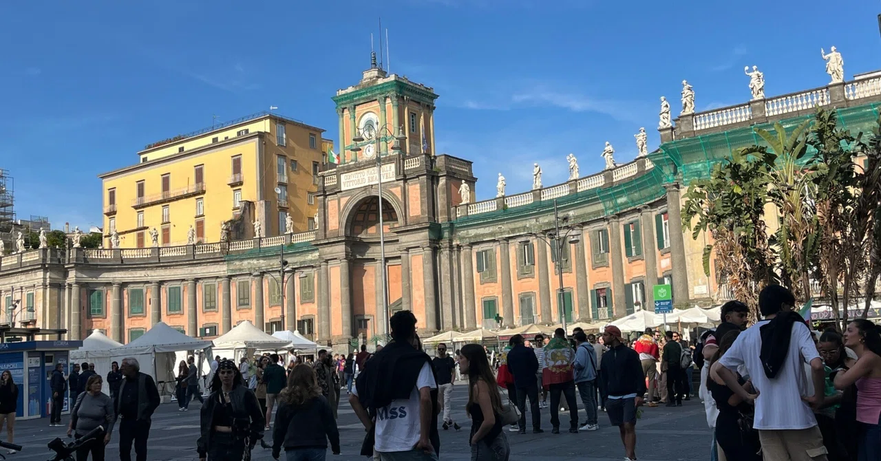 マリオと旅するイタリア［2日目-4］ナポリの屋台でちょい飲み、のち