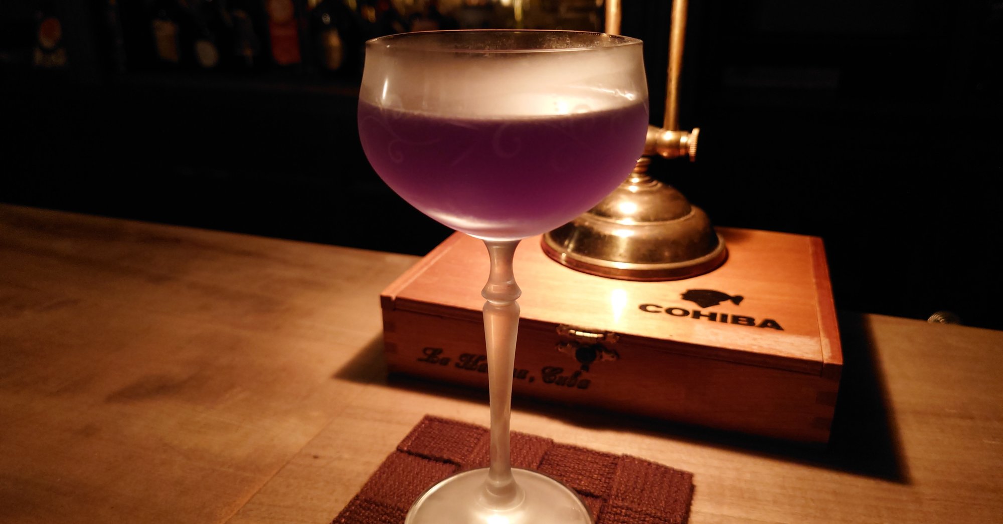 カクテル言葉は 出来ない相談 Blue Moon とそのメイキング動画 10th Street Lounge Note カクテル言葉は 出来ない相談 Blue Moon とそのメイキング動画 10th Street Lounge Note