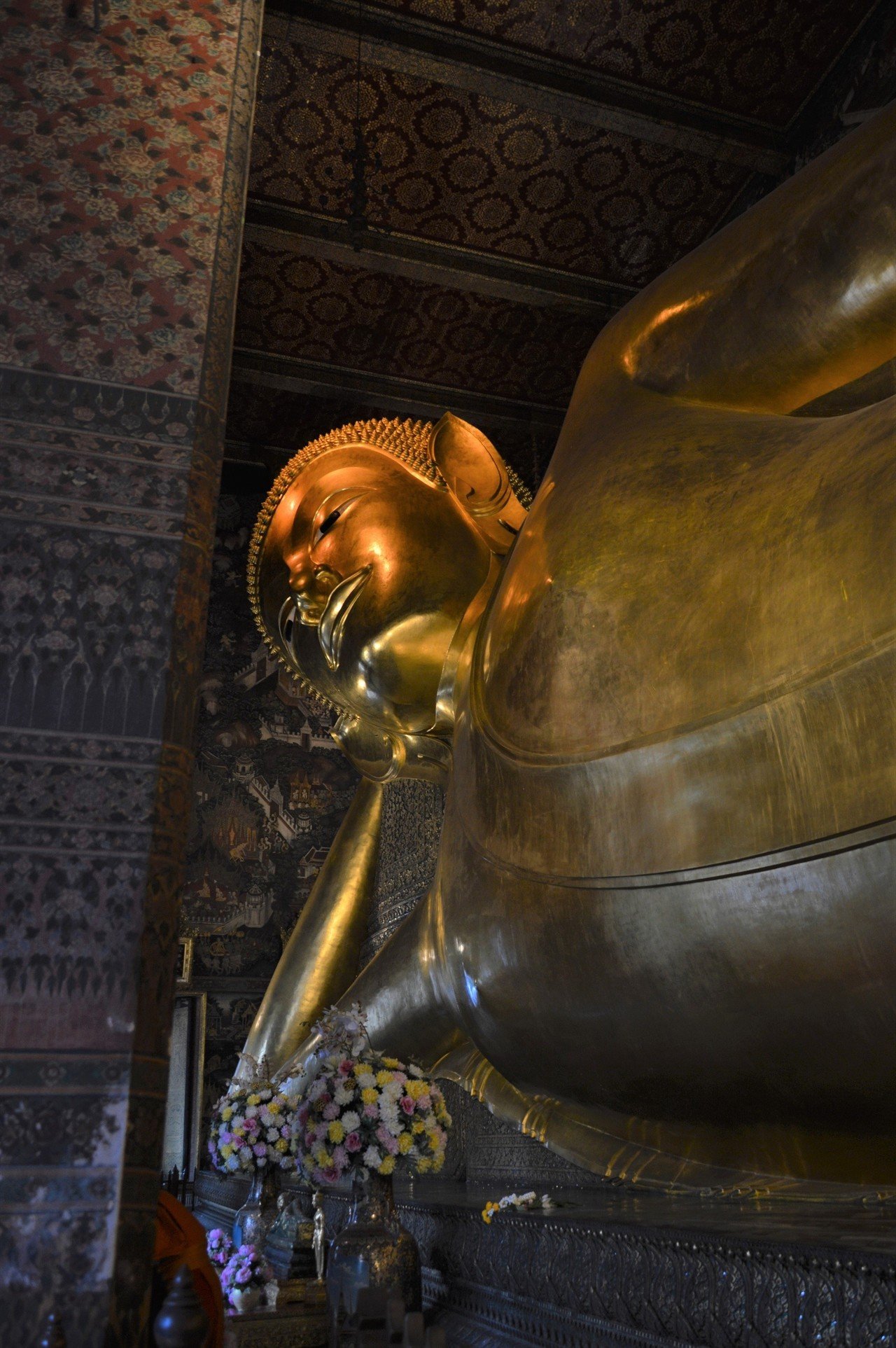タイ・ワットポーの声明 タイ発】仏堂に収まる巨大涅槃仏の祈り「ワット・ポー」‐バンコク