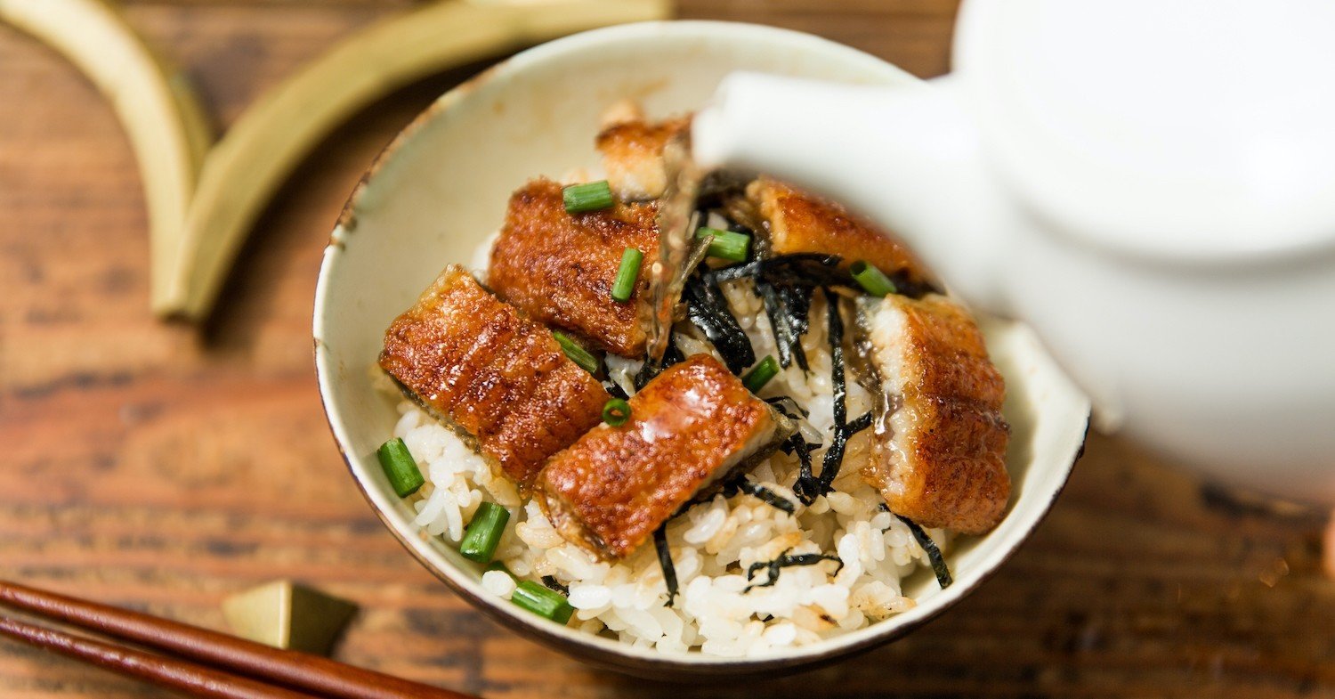 とにかく大きい！創業90年「うなぎ四代目菊川」のまるごと一本鰻を