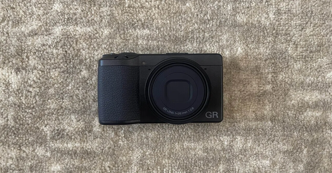 愛用品 #24｜ポケットから始まる一枚。RICOH GR IIIx｜gonshi