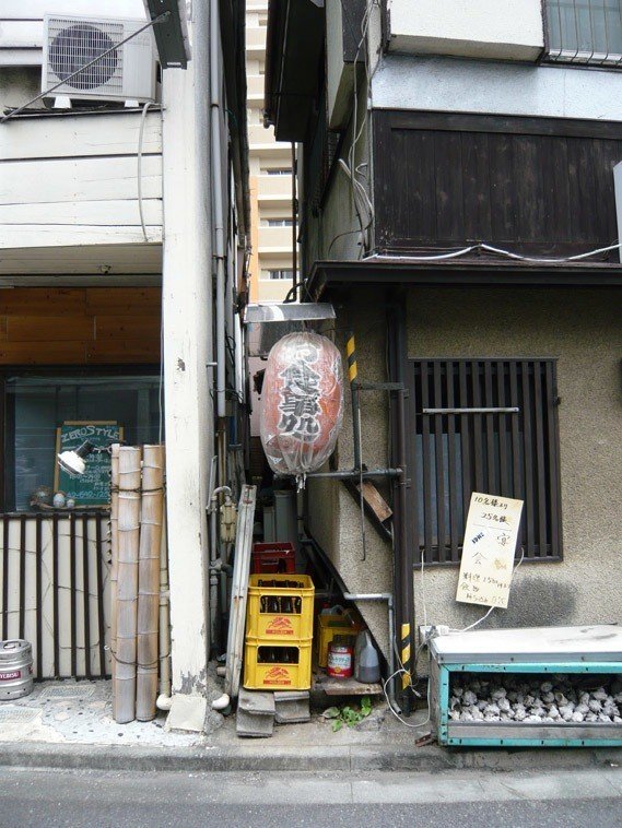 私の偏愛 建物と建物との間の隙間 湯浅 亜木 Note