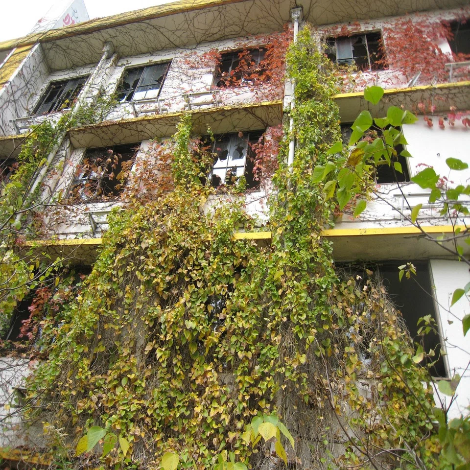 大都市名古屋の廃墟 松風寮 富岡那恵 Note