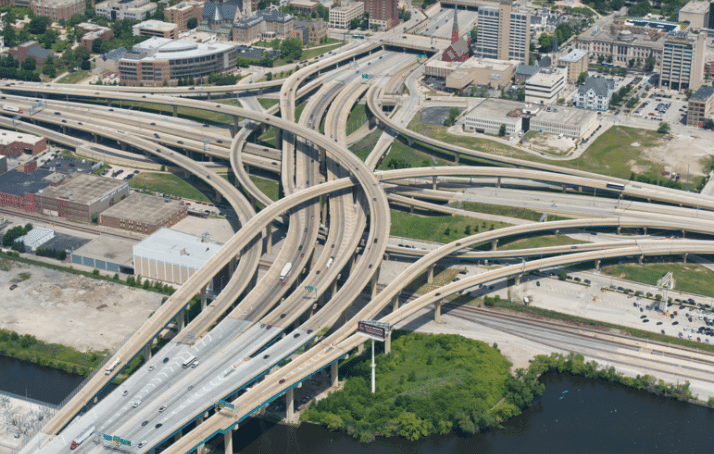 Kayの英語 Interが付く単語を見かけたら高速道路のインターチェンジを思い浮かべよう Kay Hamada Note