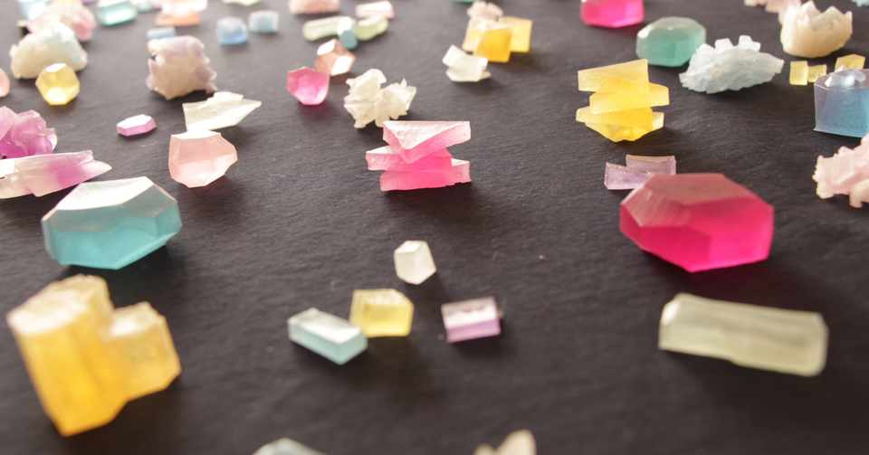 名もなきお菓子の誕生 その2 名前をどうするか こうぶつヲカシという琥珀糖の名前の誕生について ハラペコラボ公式note Note