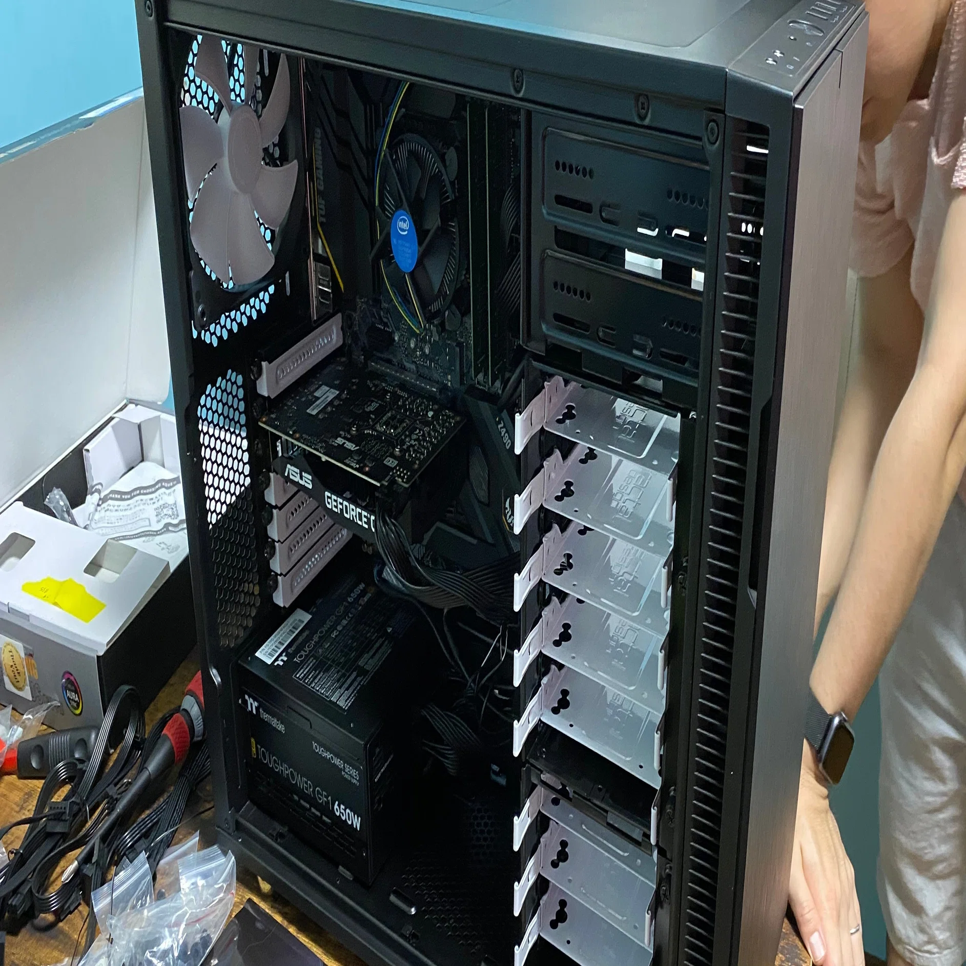 PC自作歴約20年の先生に教えてもらって自作ゲーミングPCを作った｜ごり