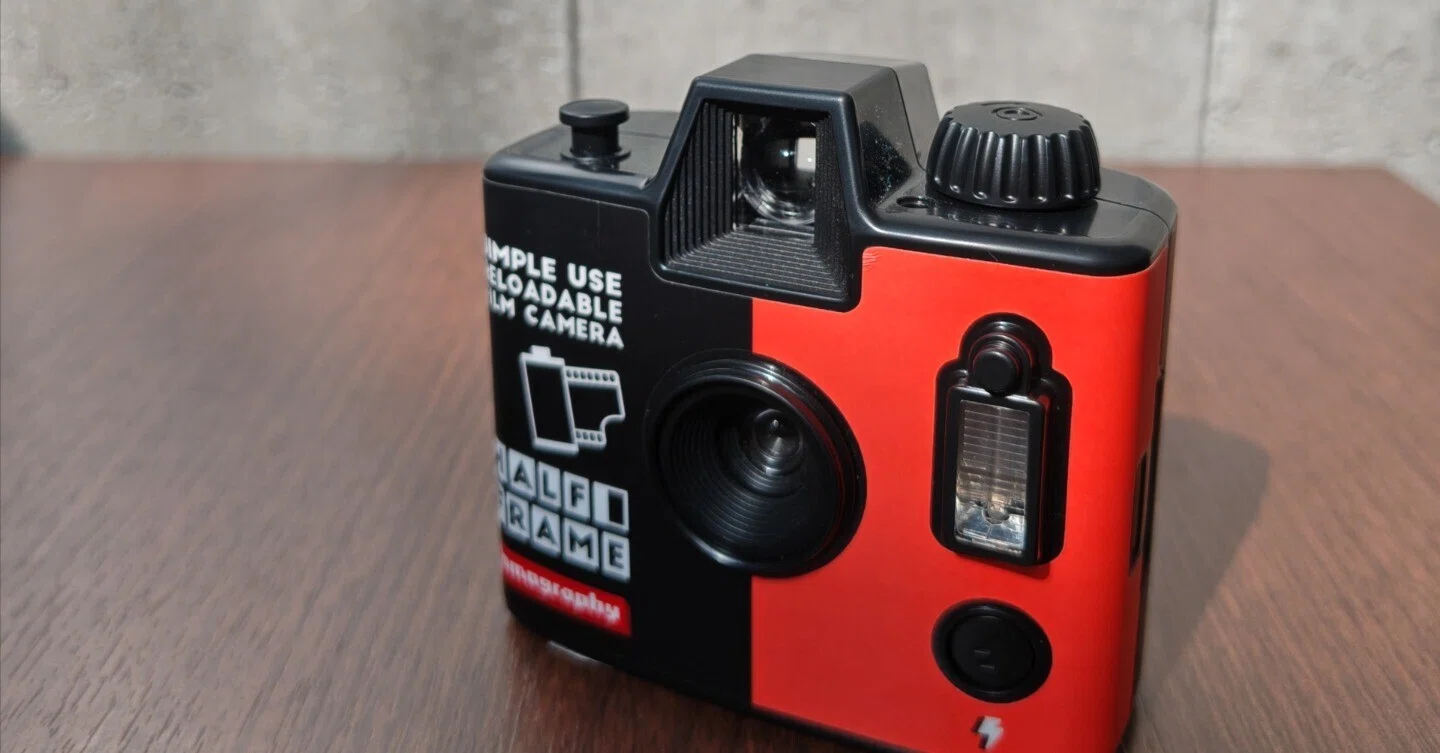 ロモグラフィーのハーフ判Simple use cameraのレビュー｜あめちゃん美容師