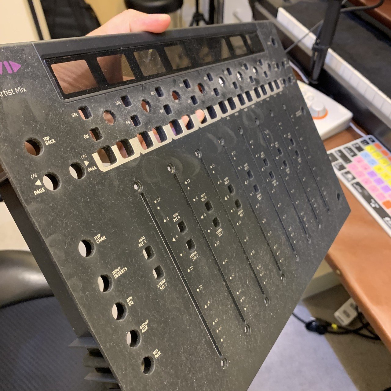 ゴムのベタベタ、加水分解。ArtistMixを自力修理。｜沖田純之介