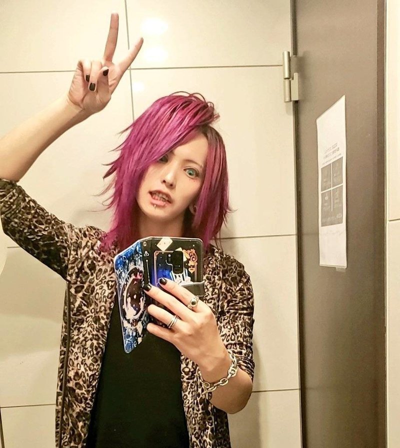 異色の関西弁v系ホスト 白兎 さんをインタビュー 源しいな Note