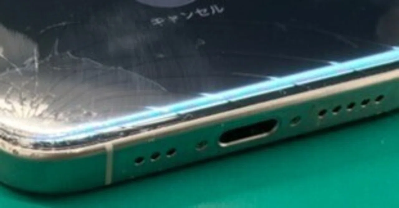 iPhone 15 Pro 【1TB】画面ひび割れ iPhone 15 Pro】画面下部のヒビ割れ・表示不良も即日解決！データ