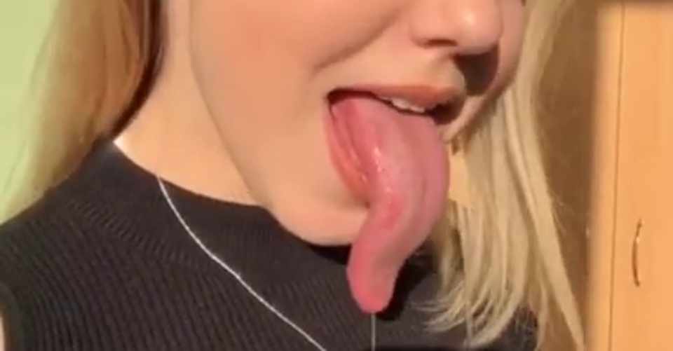 M男必見 文字コラ007 長い舌を持つ白人美女の巧みな舌技 Richard Gong Note