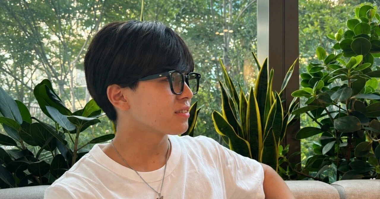 「夢中は、考えている時ではなく行動する人に訪れる」——大学で鬱状態を経験した青年が、学生22人を束ねる経営者に。20歳・川崎翔太さん