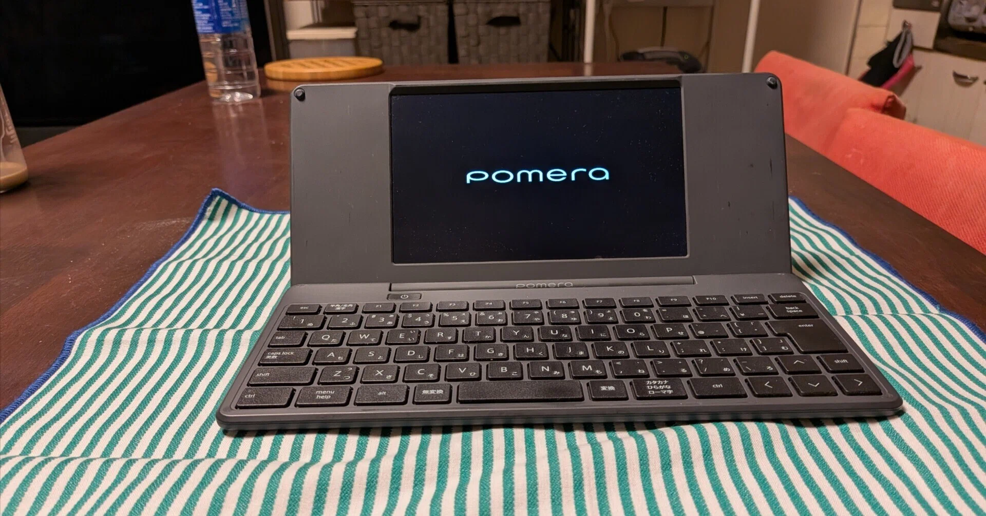 Let's try writing a diary with the digital detox gadget 'Pomera