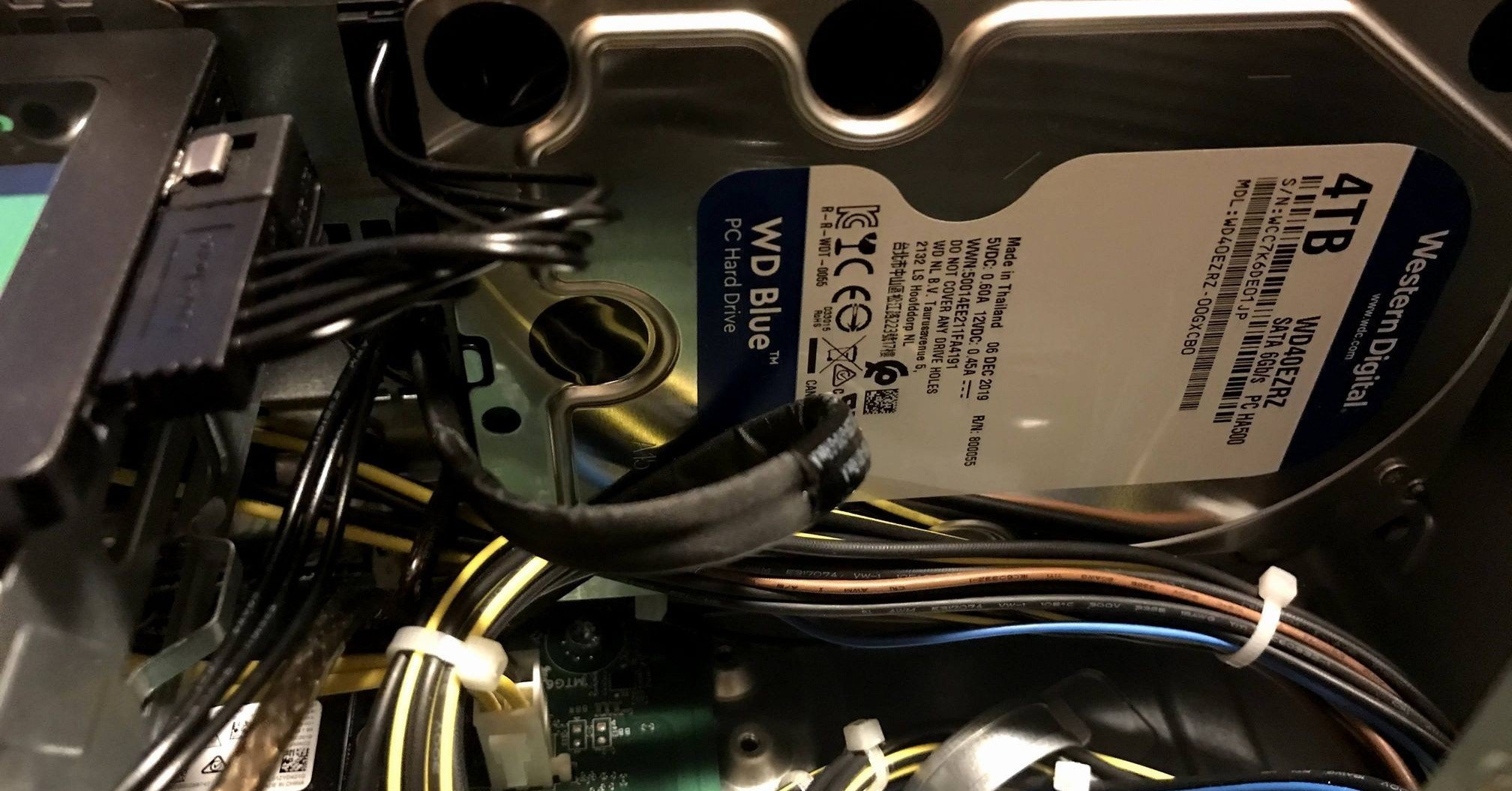 HP Pavilion Gaming Desktop TG01-0720jp のHDDを交換してみた|T884 HP Pavilion Gaming Desktop TG01-0720jp のHDDを交換してみた|T884