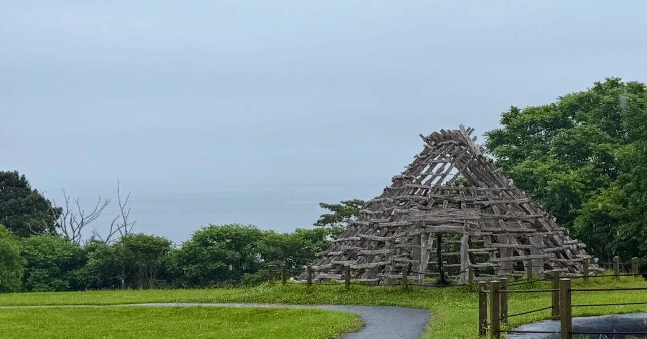 縄文人が選んだ台地・霧雨の大船遺跡にて／夏の北海道函館旅｜すとろへり