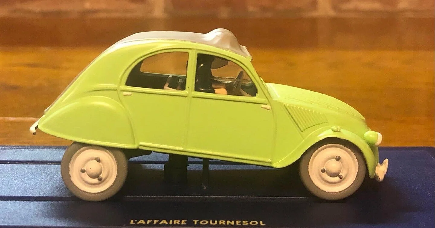 La 2cv〜タンタンの冒険シリーズ｜weekend60+
