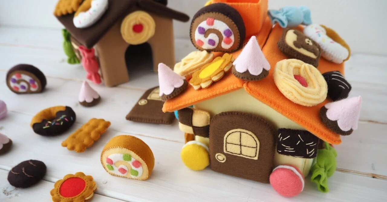 【受注生産】お菓子のいえ★フェルトままごと フェルトで作るお菓子の家｜マニマニ