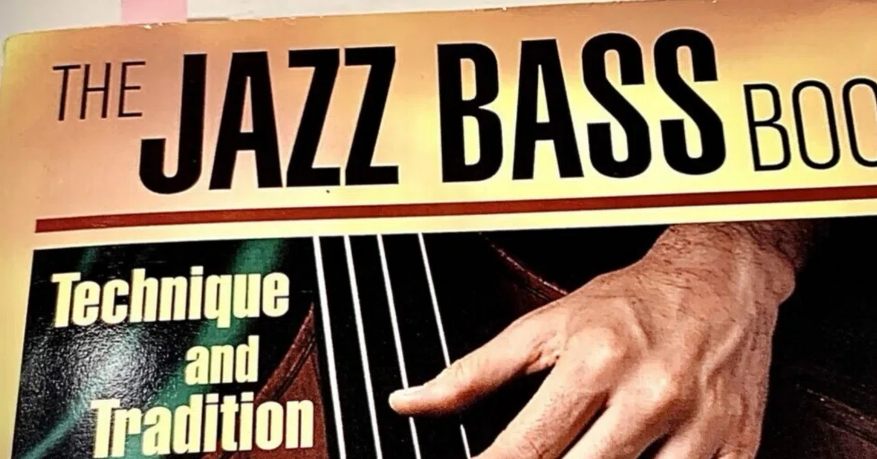 ジャズベースの歴史と体系を1冊で：英語の壁はAIで突破する『The Jazz