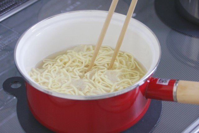 お湯ではなく水でカップ麺と袋めんを作る方法に関する実験と考察 レイト Note