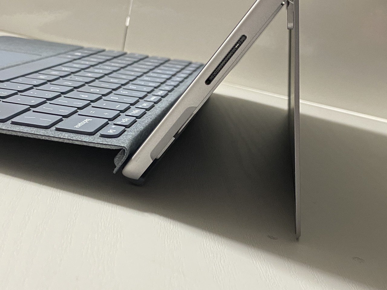 MacBookとSurface Go2を併用して感じた所感を書きます｜Naoto