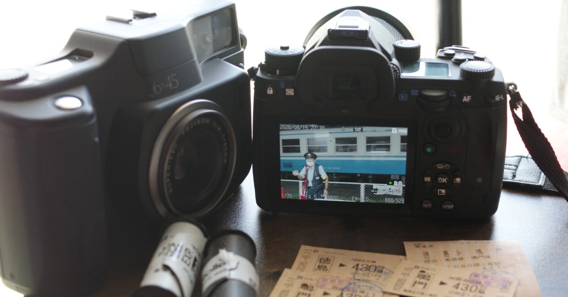 カメラと人が出会うとき。旅するカメラPENTAX K-3III 旅する中判