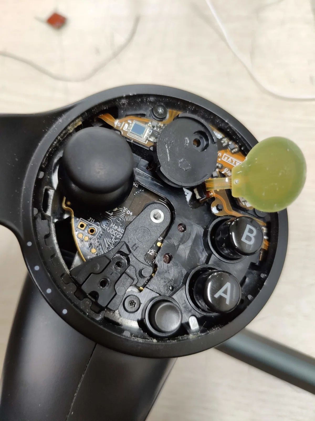 VALVE INDEXのコントローラーのジョイスティック交換方法｜てんてー