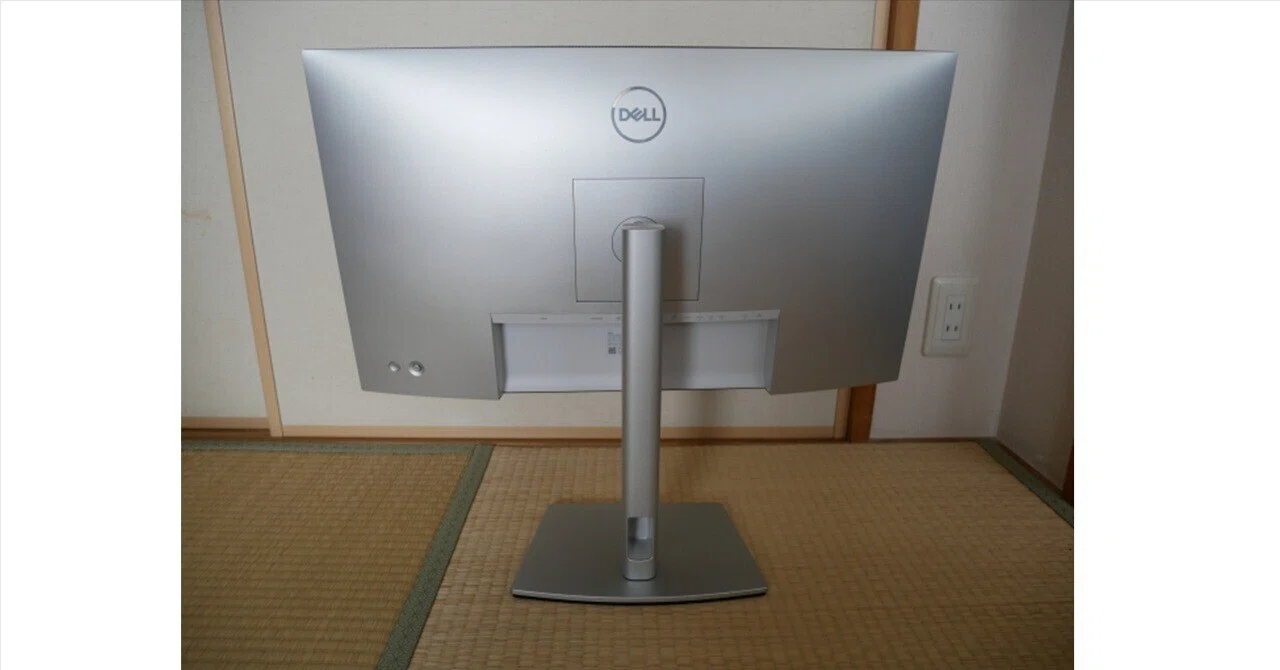 DELL U2723QE 箱無し Dell U2723QEを購入してしまいました、さすがに良いです、綺麗ですし