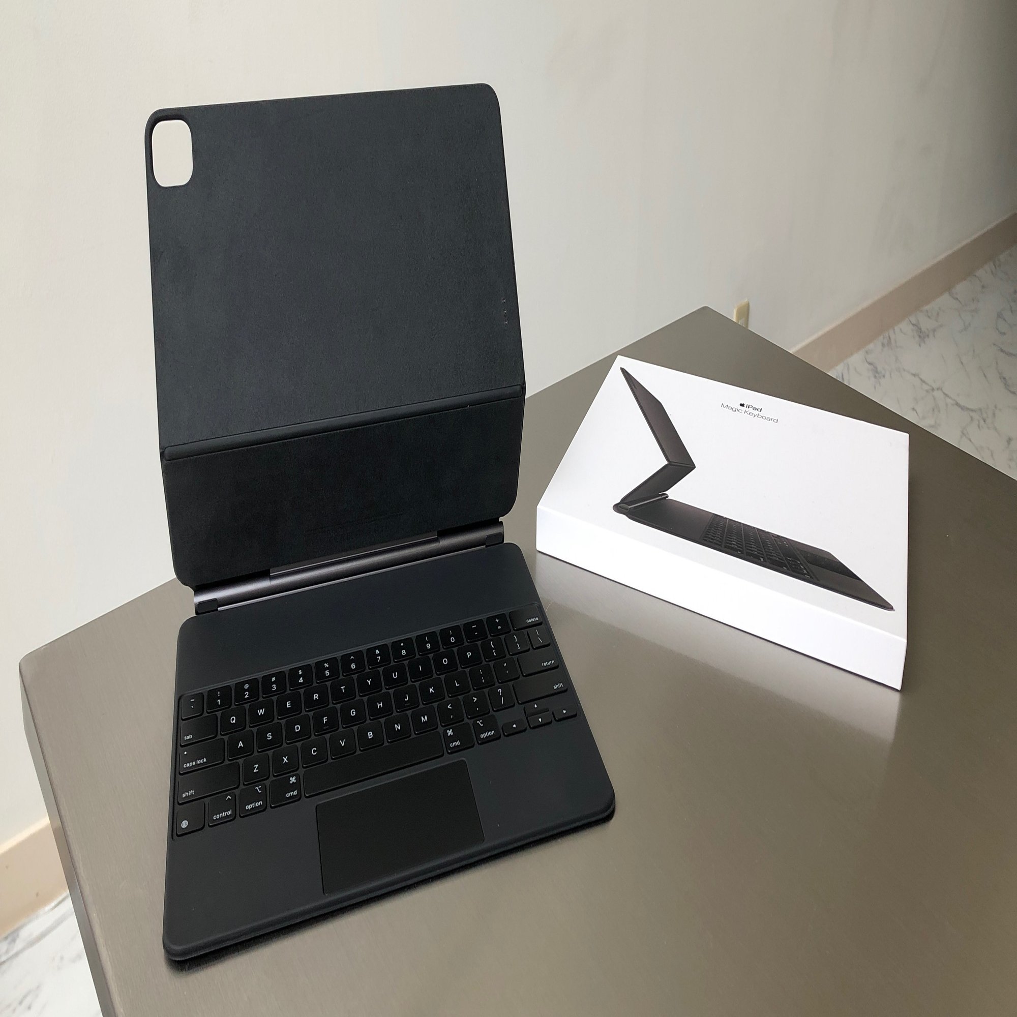 iPad Pro用Magic Keyboardを購入してしまい、申し訳ございませんー