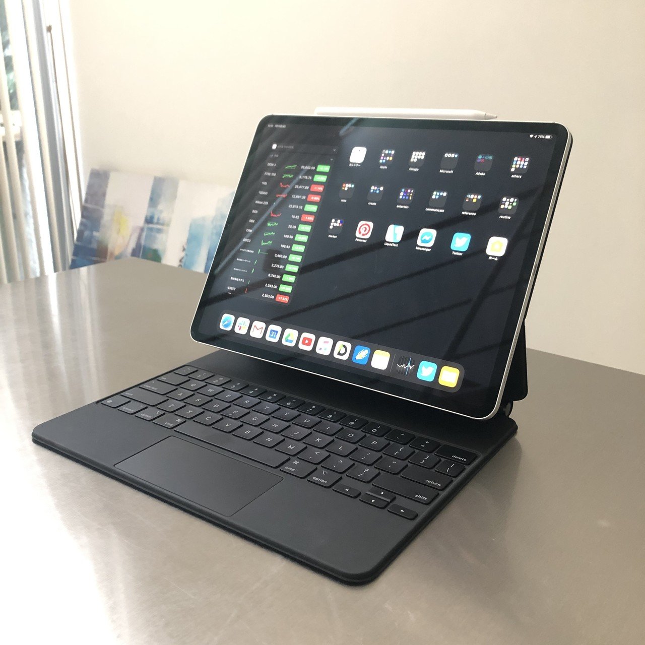 iPad本体　Appleキーボード付き　黒 良好な状態 iPad Pro用Magic Keyboardを購入してしまい、申し訳ございませんー