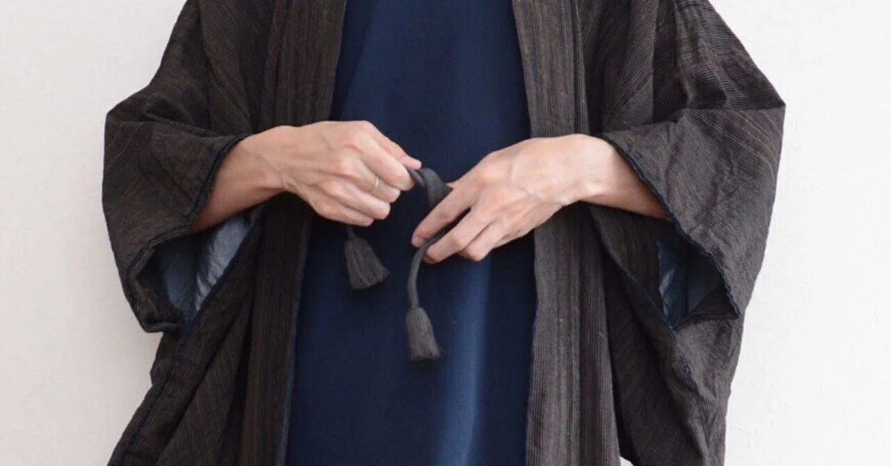 擦り切れの奥から現れた藍。昭和の木綿羽織を、今の服として着る｜難波
