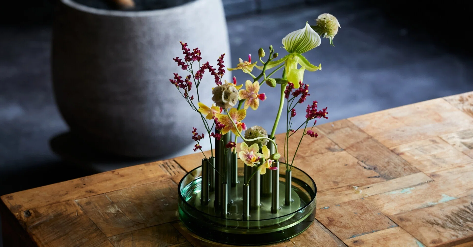 フリッツハンセンフラワーベース FRITZ HANSEN（フリッツ・ハンセン）｜北欧の美意識と生け花の精神が